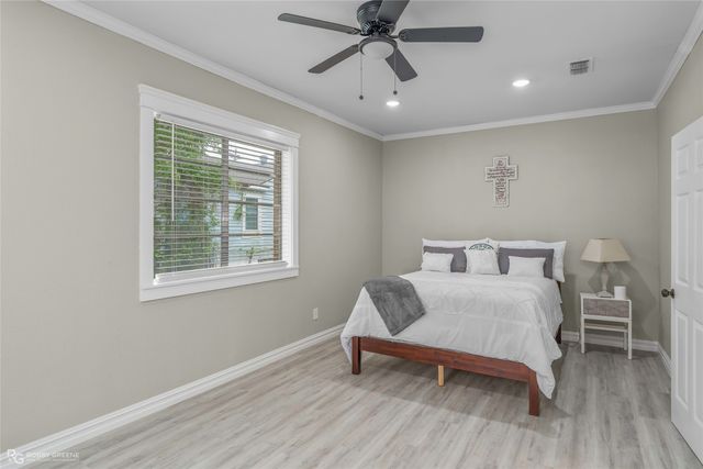 1930 Cross Lake Boulevard, Shreveport, LA 71109
