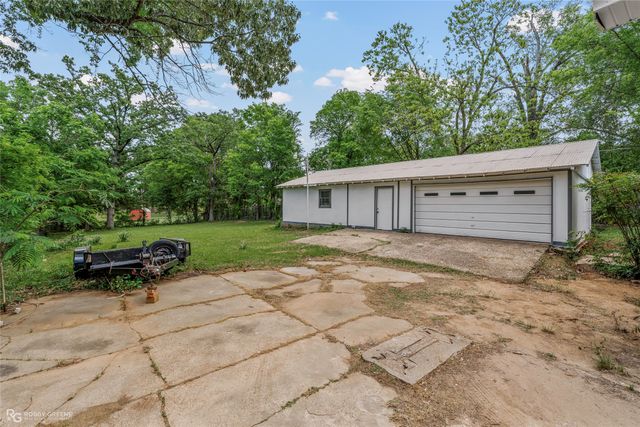 1930 Cross Lake Boulevard, Shreveport, LA 71109