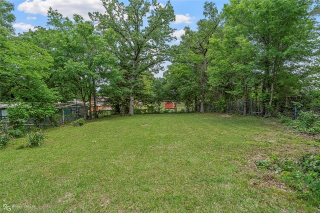 1930 Cross Lake Boulevard, Shreveport, LA 71109