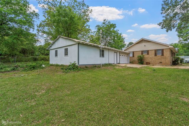 1930 Cross Lake Boulevard, Shreveport, LA 71109