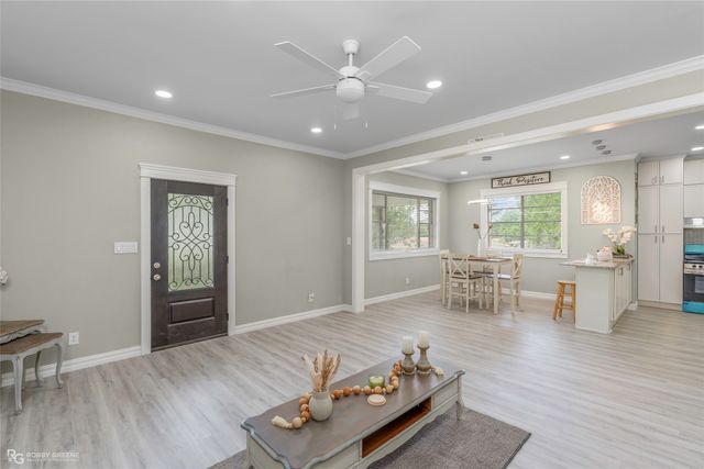 1930 Cross Lake Boulevard, Shreveport, LA 71109