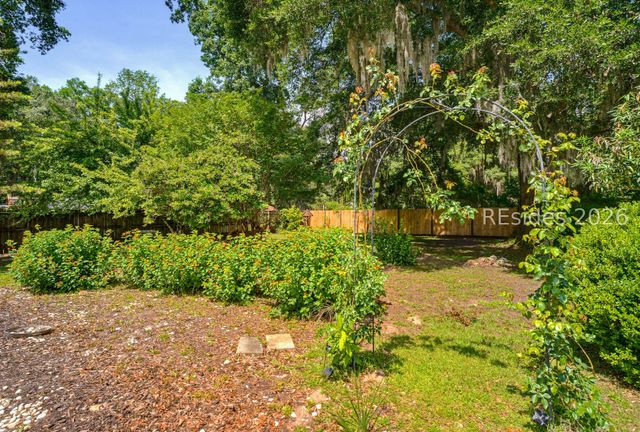 13 Blythewood Rd, Beaufort, SC 29907