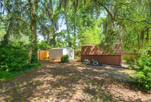 13 Blythewood Rd, Beaufort, SC 29907