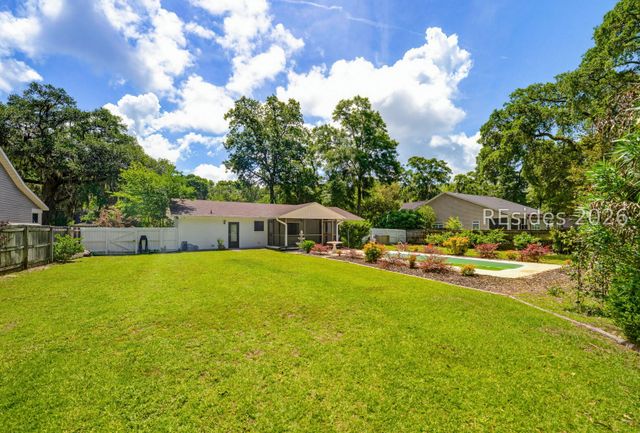 13 Blythewood Rd, Beaufort, SC 29907