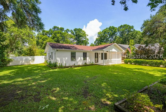 13 Blythewood Rd, Beaufort, SC 29907