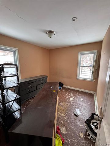 8874 Auburn Street, Detroit, MI 48228