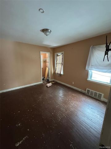 8874 Auburn Street, Detroit, MI 48228