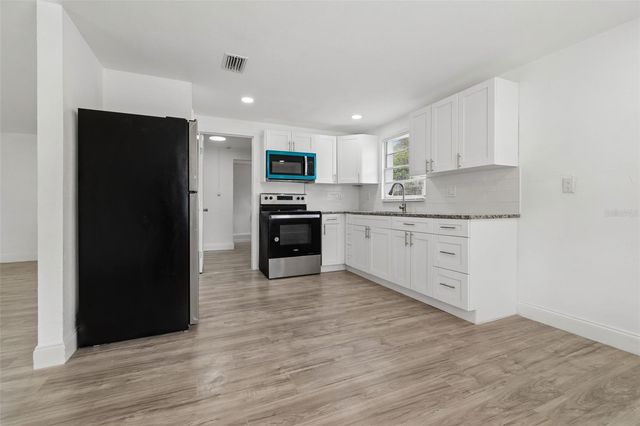 3706 BEECHWOOD BOULEVARD, Tampa, FL 33619