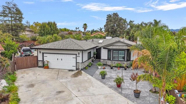 841 Calais Drive, Hollister, CA 95023