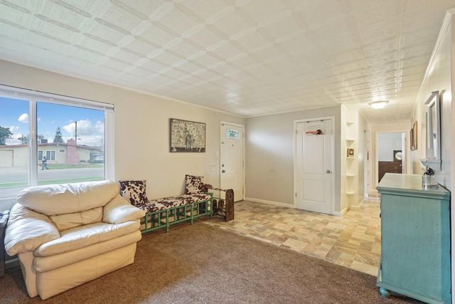 507 N Sunset Dr, Lodi, CA 95240