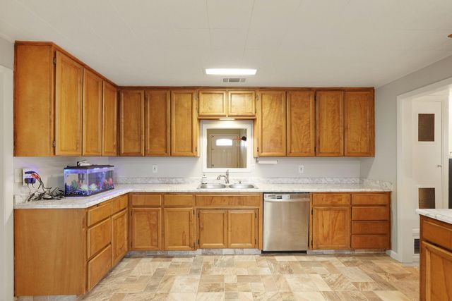 507 N Sunset Dr, Lodi, CA 95240