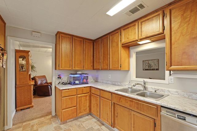 507 N Sunset Dr, Lodi, CA 95240