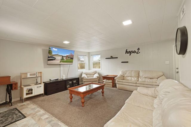 507 N Sunset Dr, Lodi, CA 95240