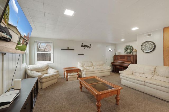 507 N Sunset Dr, Lodi, CA 95240