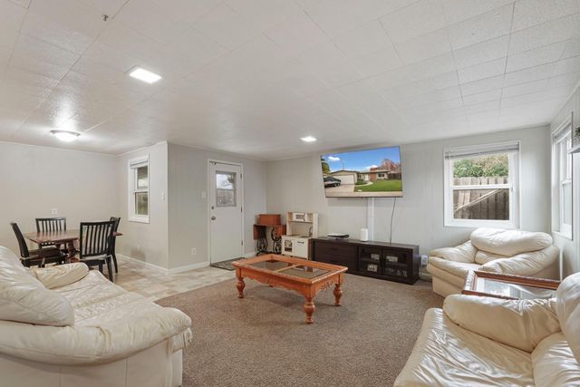 507 N Sunset Dr, Lodi, CA 95240