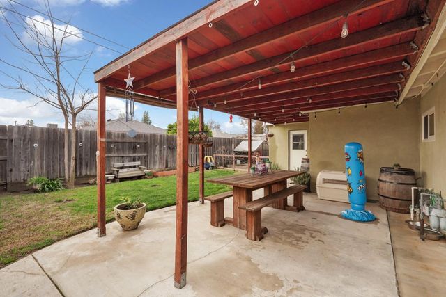 507 N Sunset Dr, Lodi, CA 95240