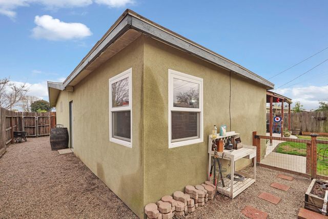 507 N Sunset Dr, Lodi, CA 95240