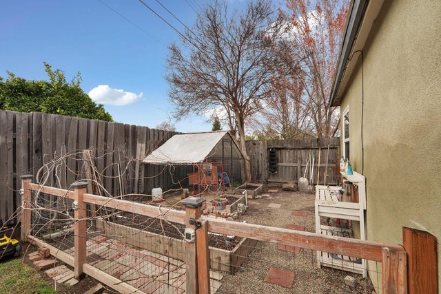 507 N Sunset Dr, Lodi, CA 95240