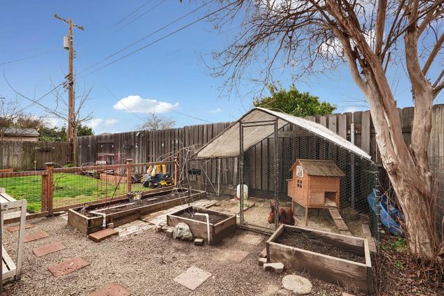 507 N Sunset Dr, Lodi, CA 95240