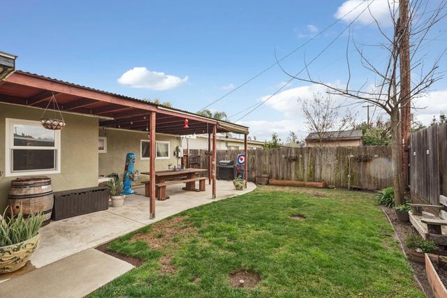 507 N Sunset Dr, Lodi, CA 95240