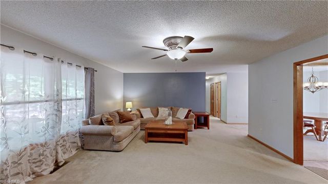 859 Lakeview Drive, Thomasville, NC 27360