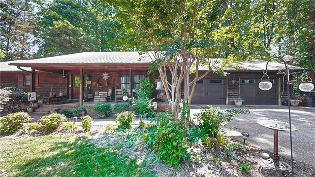 859 Lakeview Drive, Thomasville, NC 27360