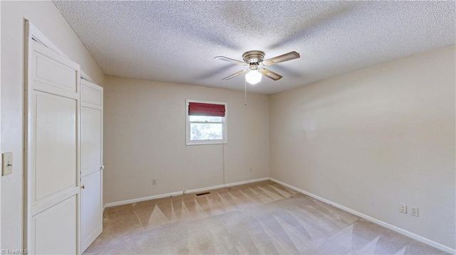 859 Lakeview Drive, Thomasville, NC 27360