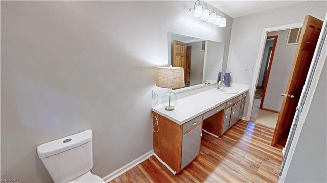 859 Lakeview Drive, Thomasville, NC 27360