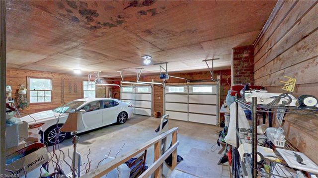859 Lakeview Drive, Thomasville, NC 27360