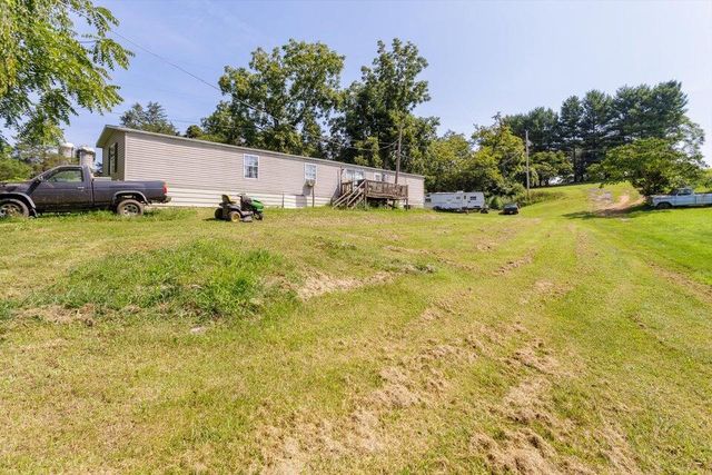 90 Windy Hill RD, Eagle Rock, VA 24085