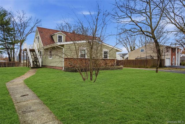 15 Newport Avenue, Selden, NY 11784