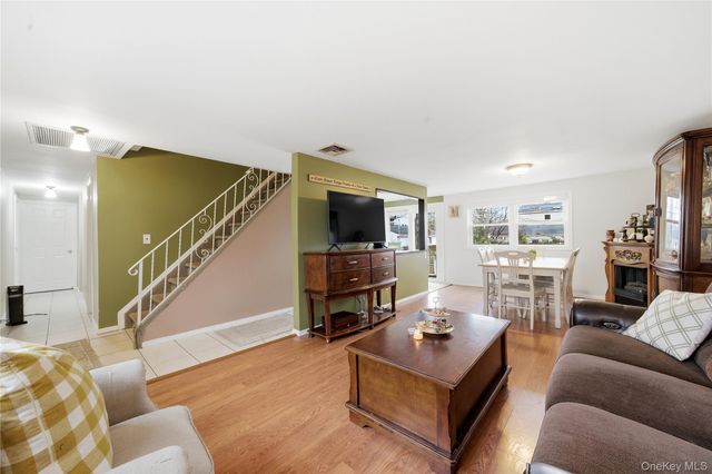 15 Newport Avenue, Selden, NY 11784