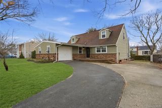 15 Newport Avenue, Selden, NY 11784