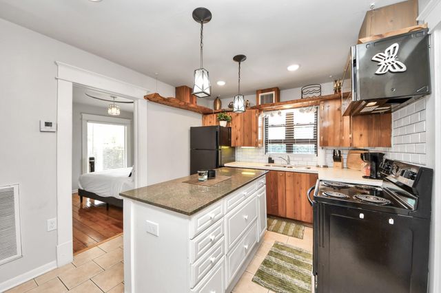 1810 Johnson Street, Houston, TX 77007