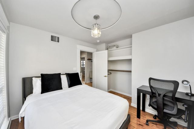 1810 Johnson Street, Houston, TX 77007