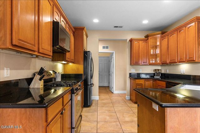 26820 Stirrup Way, Tehachapi, CA 93561