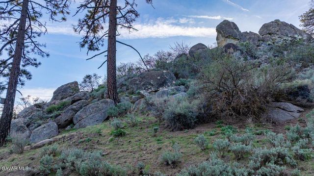 26820 Stirrup Way, Tehachapi, CA 93561