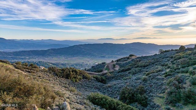 26820 Stirrup Way, Tehachapi, CA 93561