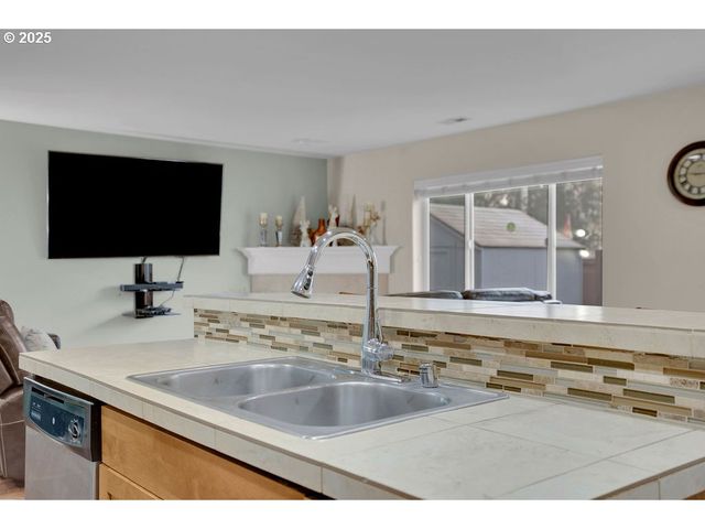 7705 Ne 19TH Way, Vancouver, WA 98664