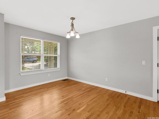 107 BLAKELEY DR, San Antonio, TX 78209