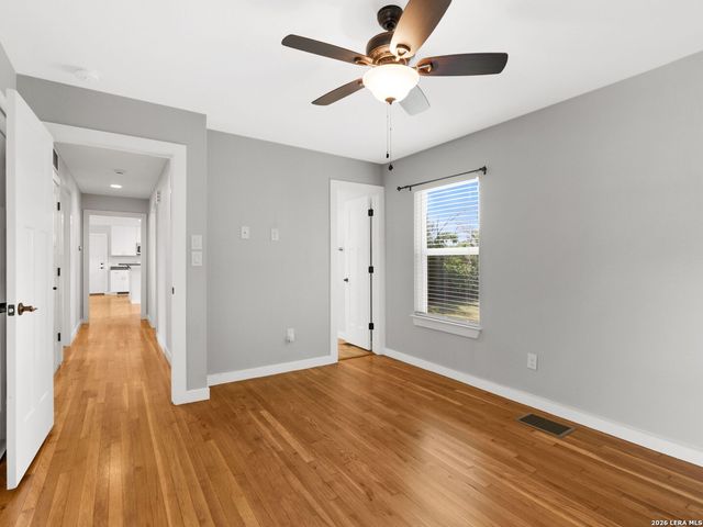 107 BLAKELEY DR, San Antonio, TX 78209