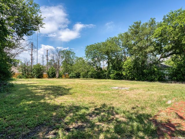 107 BLAKELEY DR, San Antonio, TX 78209