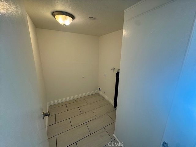 300 E Chestnut Avenue 301, Santa Ana, CA 92701