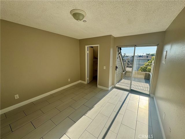 300 E Chestnut Avenue 301, Santa Ana, CA 92701