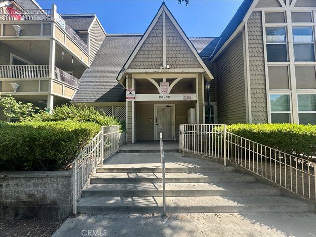 300 E Chestnut Avenue 301, Santa Ana, CA 92701