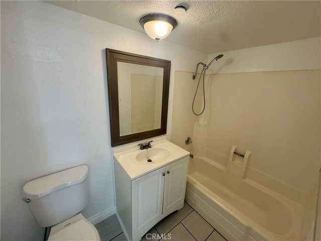 300 E Chestnut Avenue 301, Santa Ana, CA 92701