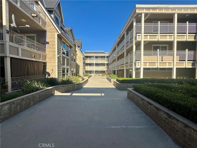 300 E Chestnut Avenue 301, Santa Ana, CA 92701