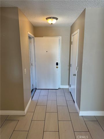 300 E Chestnut Avenue 301, Santa Ana, CA 92701