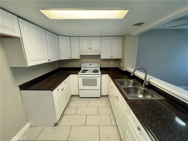 300 E Chestnut Avenue 301, Santa Ana, CA 92701