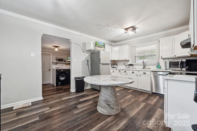 1917 Tom Sadler Road, Charlotte, NC 28214